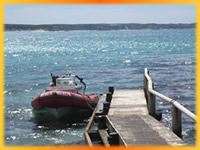 Speed boat ride, Australia Outback Tours, Outback Australia Adventures, Outback Tours, Adventure Australia, Australia Tours, Red Centre, Ayers Rock, Kangaroo Island, Barossa Valley, Coober Pedy, Uluru, 4WD Tours, German Guide